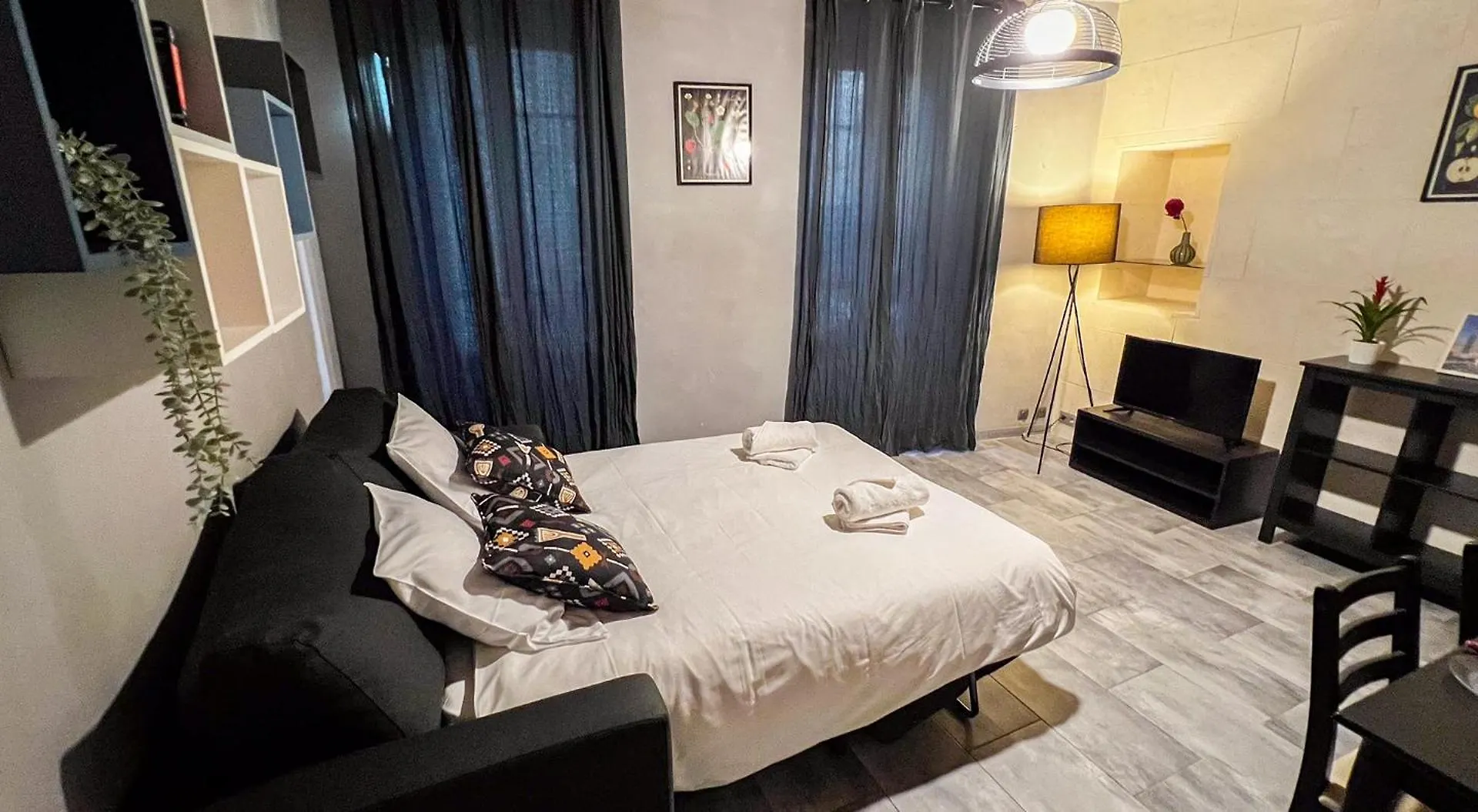 Ac - Wifi - Perfect For Exploring Avignon On Foot! Apartment 0*,
